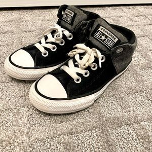 Boys Converse shoes EUC size 13